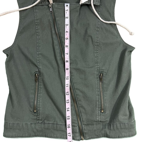 Juniors Size Medium Tinsel Town Army Green Jacket With Sweatshirt Sleeves & Hood - Picture 4 of 8